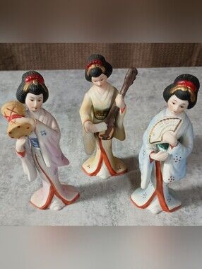 Set of 3 Porcelain Geisha Figurines in Pastel Pink, Cream, and Light Blue
